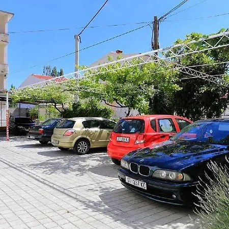 And Mirjana Apartment