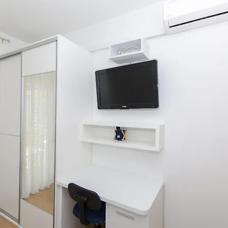 Apartment And Mirjana
