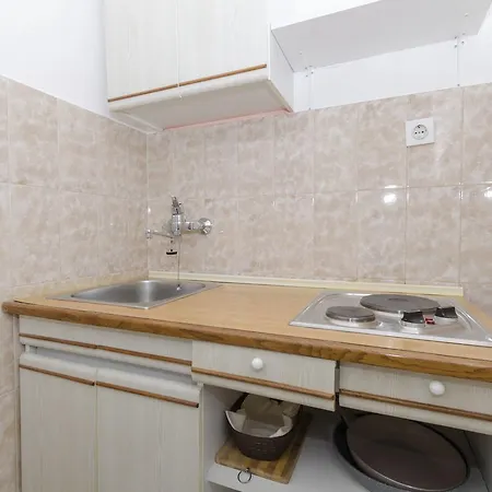 Apartman And Mirjana Omiš